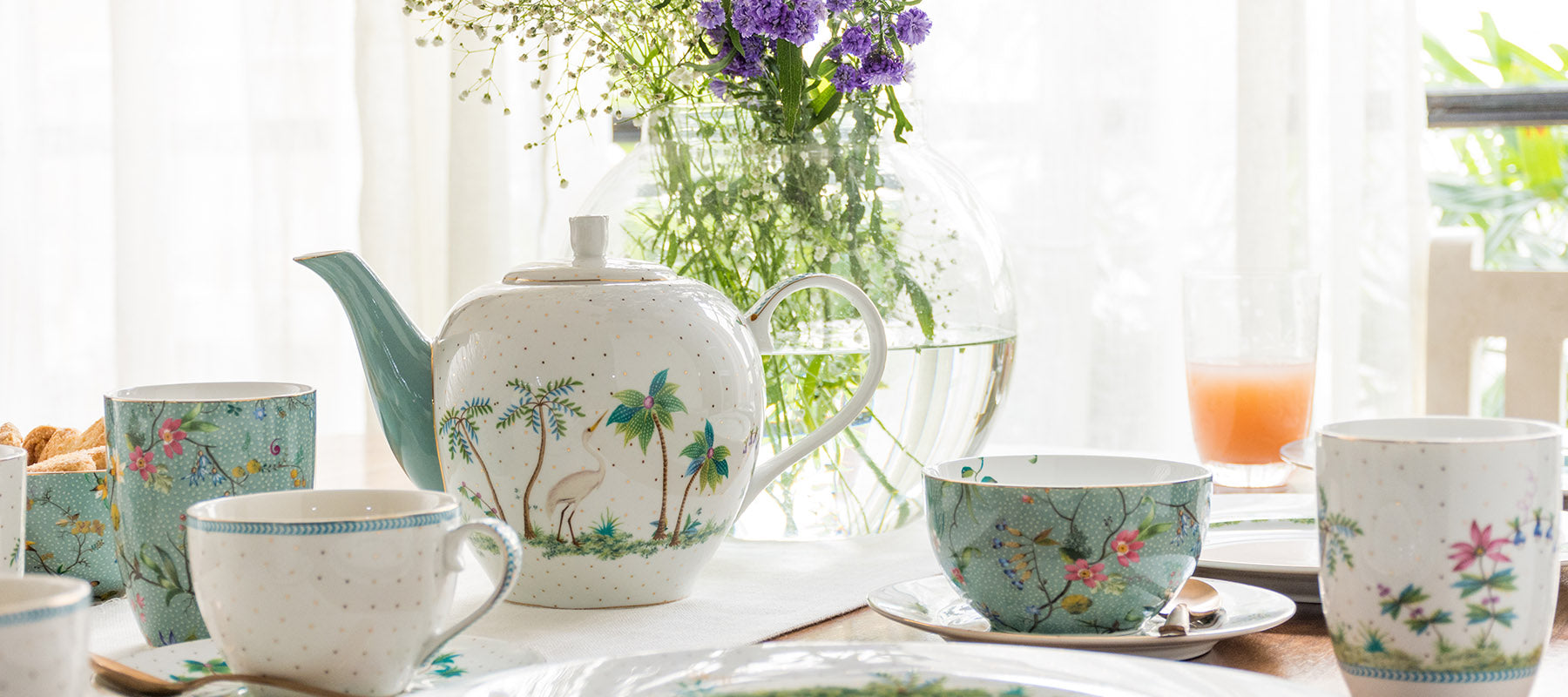 TABLEWARE COLLECTIONS