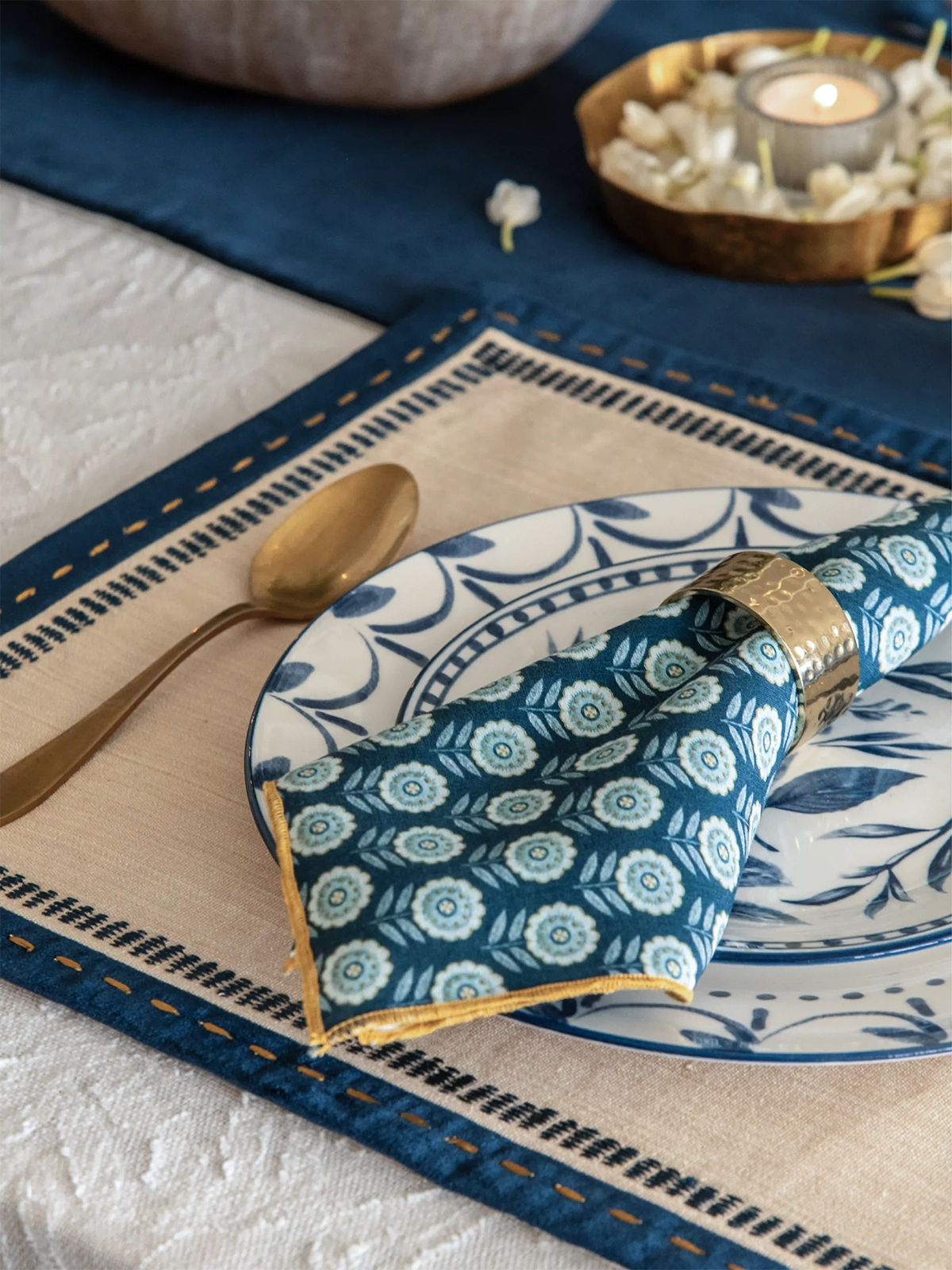 Midnight Thread Placemat & Napkin
