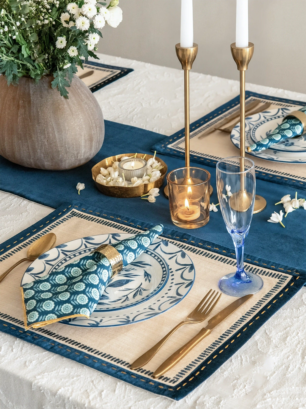 Midnight Thread Placemat & Napkin