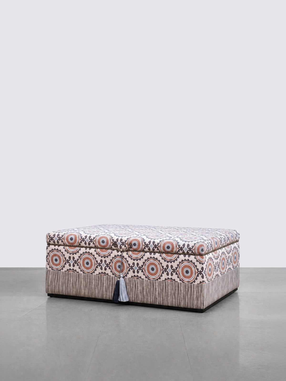 Alora Ottoman