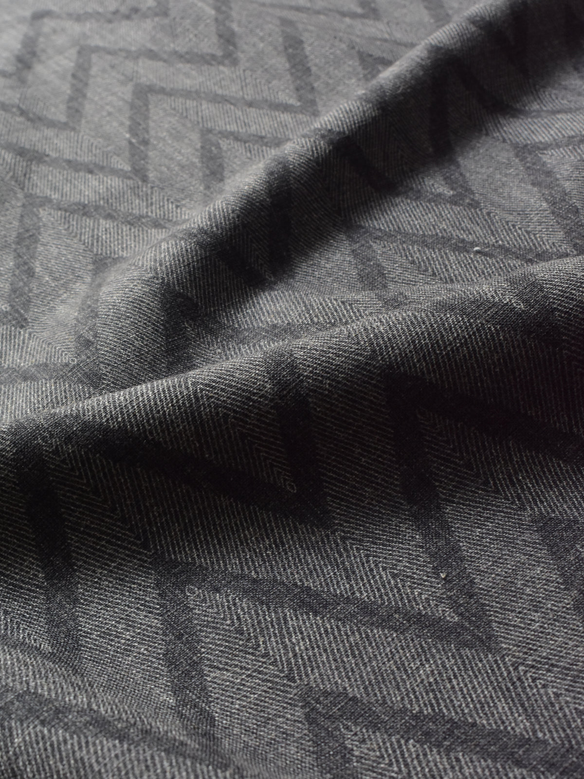 Balinese Chevron (Noir)