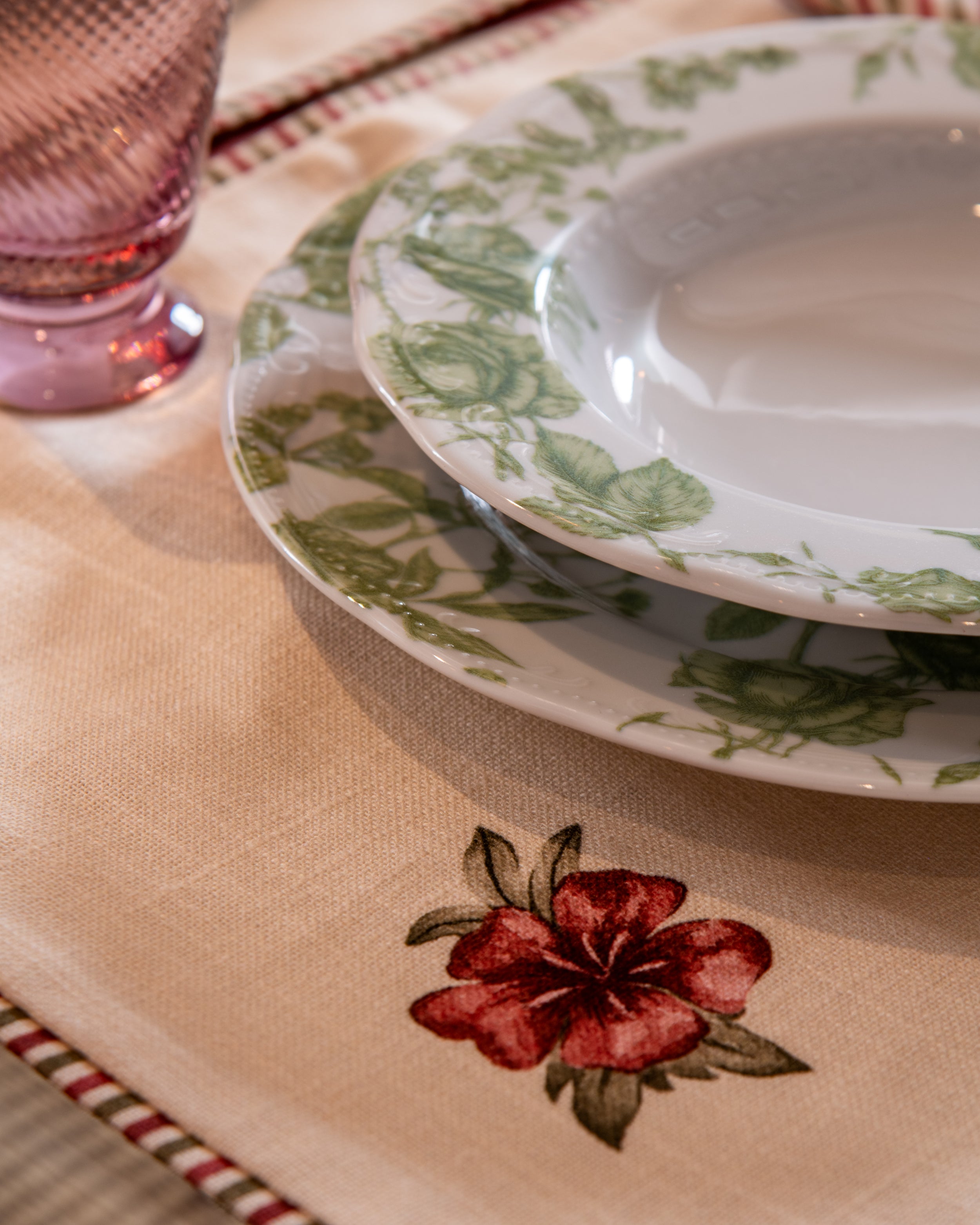 Green Roses Dinner Plates - Set of 2