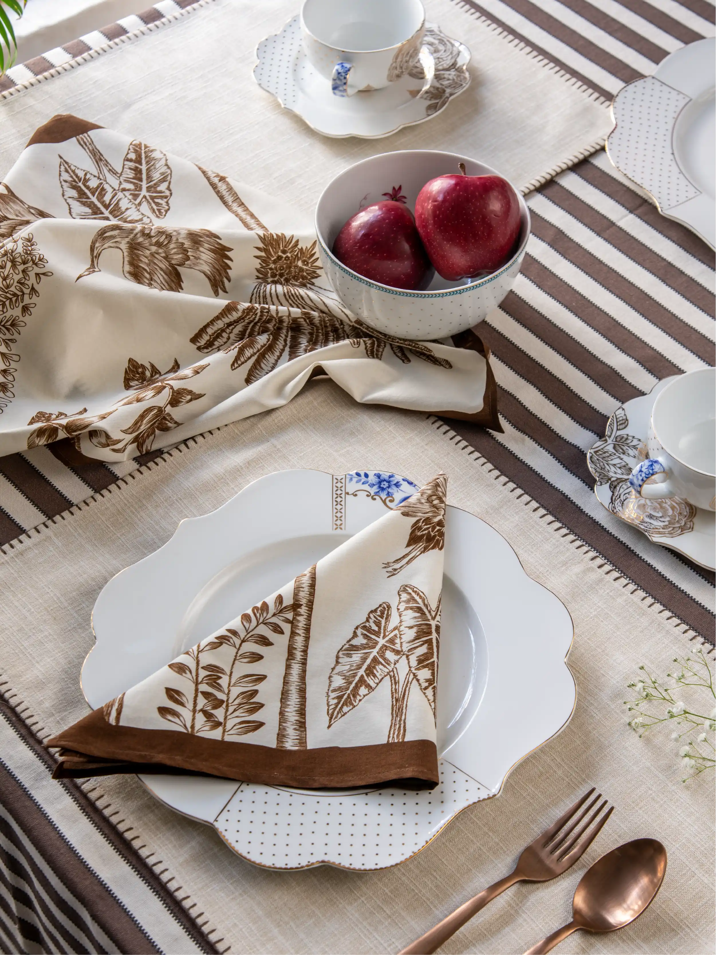 Garden Grace Napkin (Mocha) - Set of 4