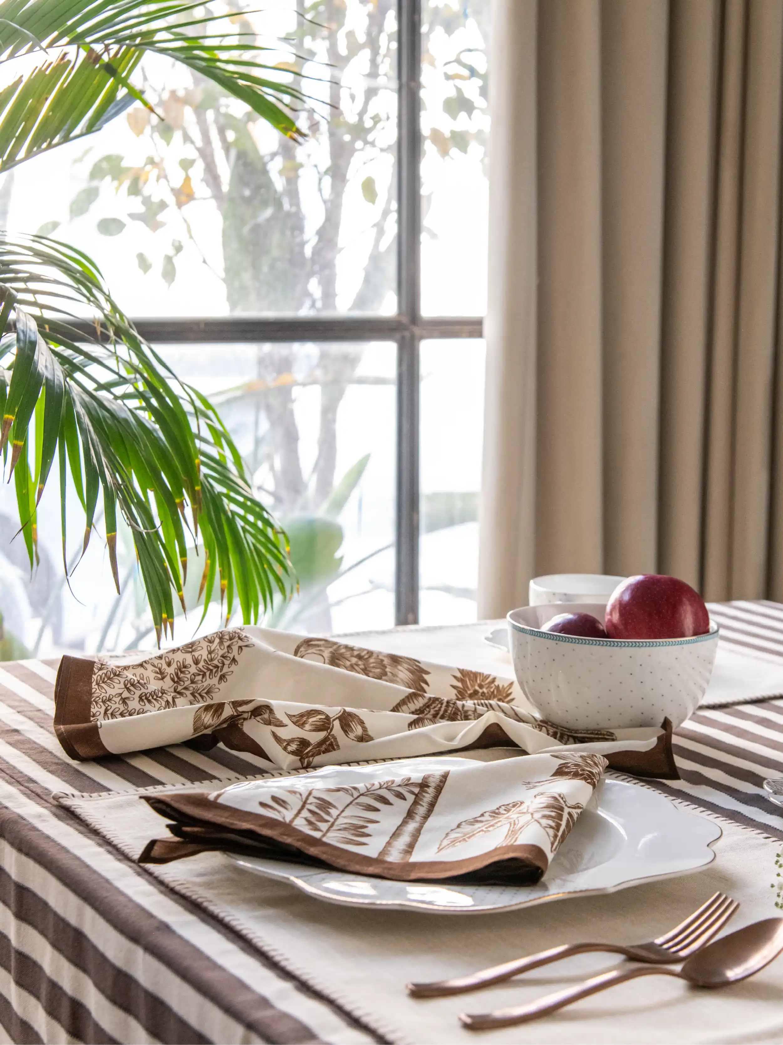 Garden Grace Napkin (Mocha) - Set of 4