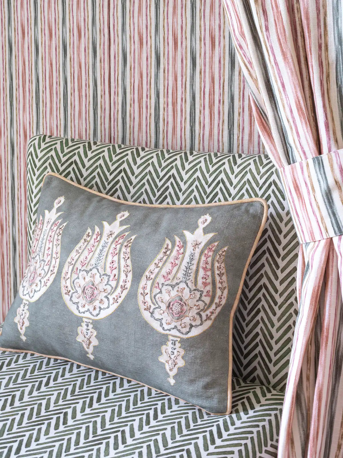 Winecup Cushion Cover (Meadow)
