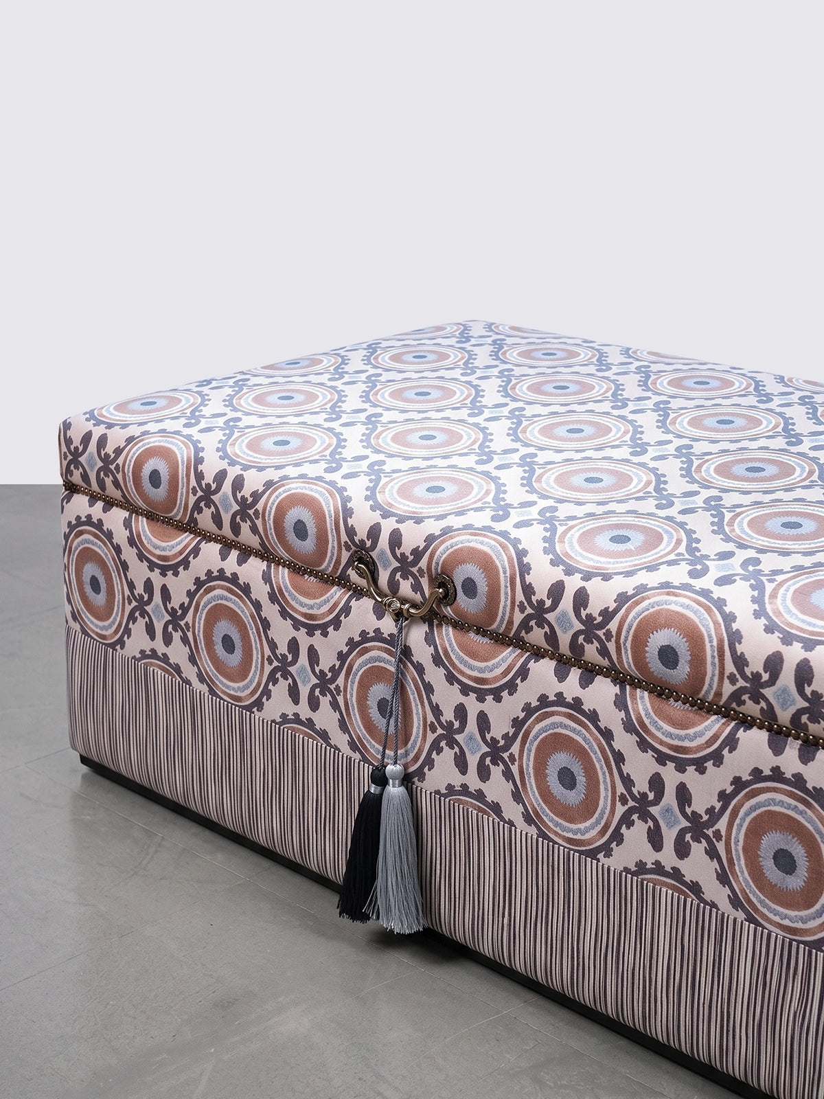 Alora Ottoman