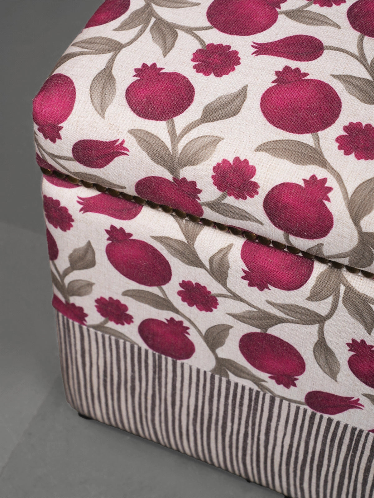 Alora Ottoman