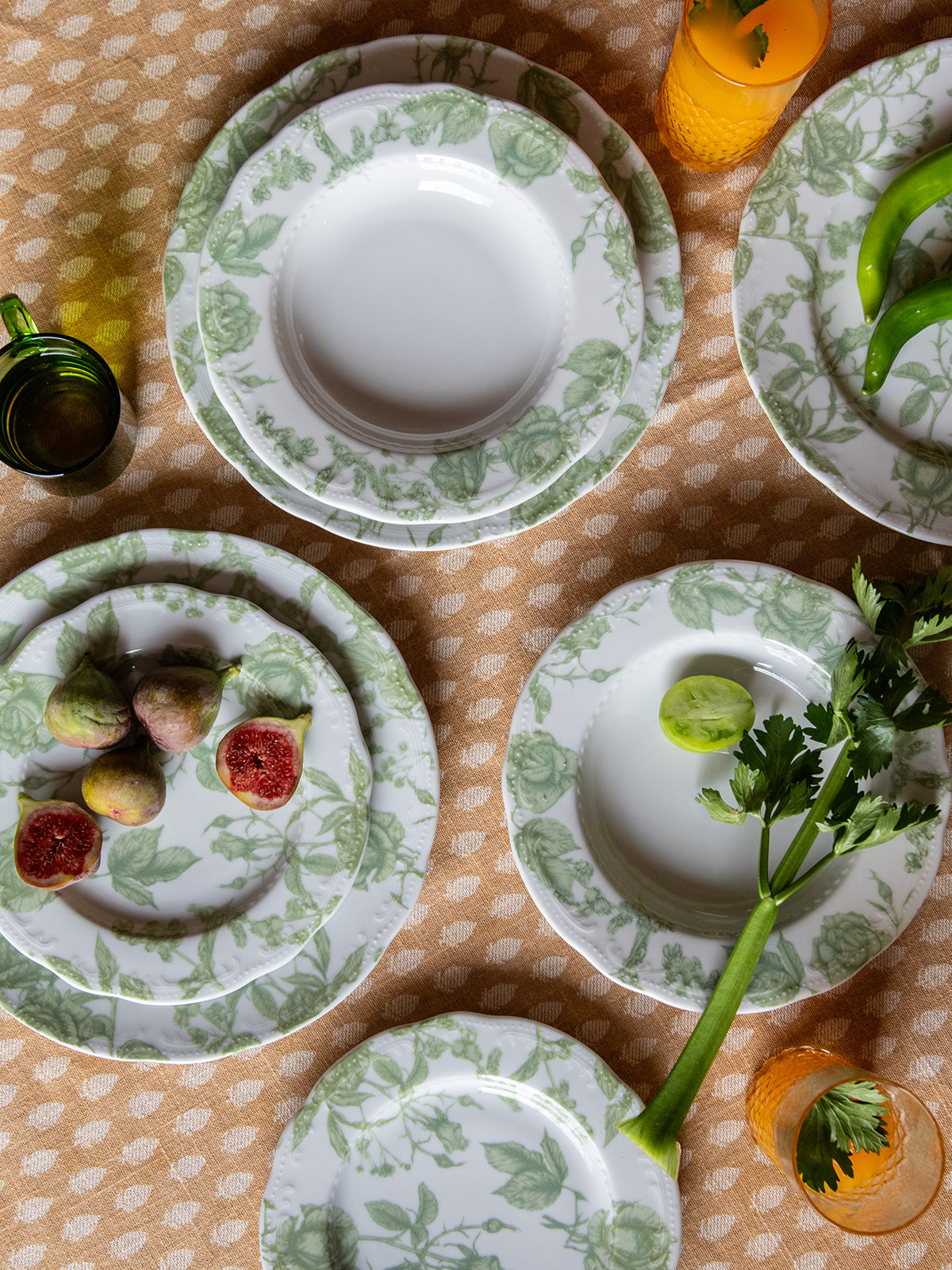 Green Roses Dinner Plates - Set of 2