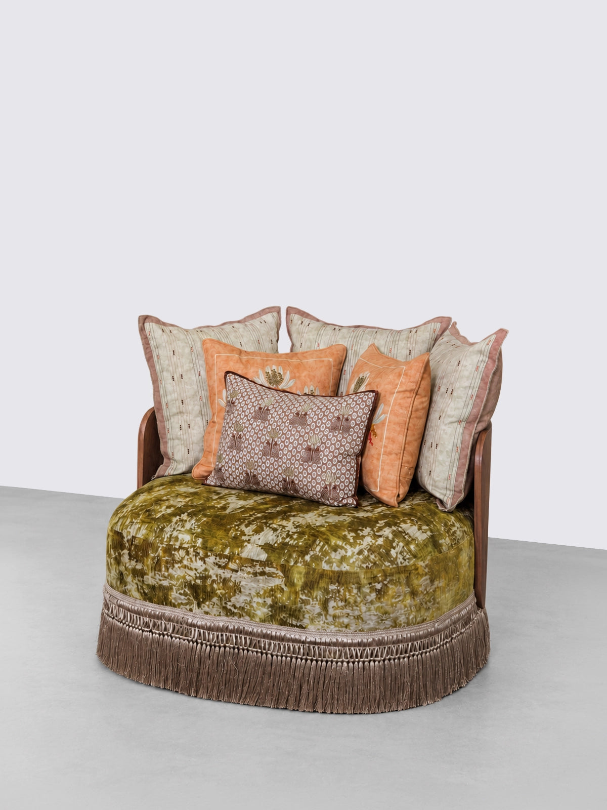 Sanctum Swivel Chair 1