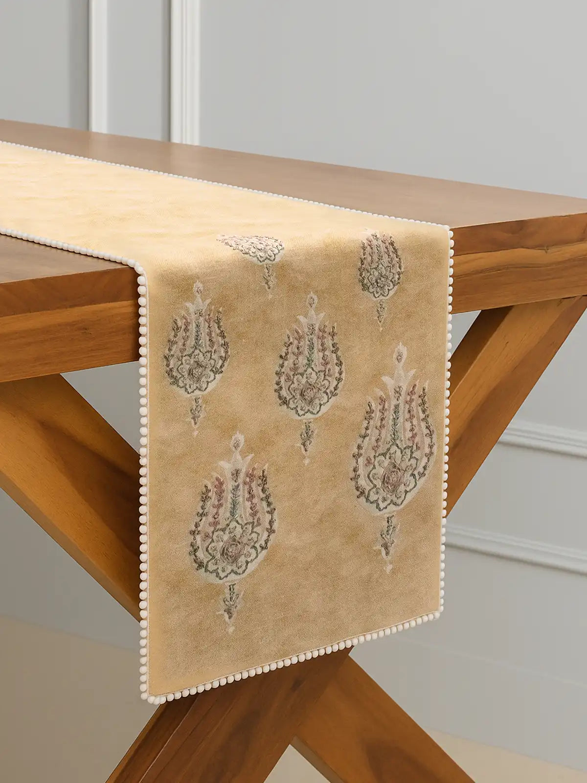 Wine Cup Table Runner