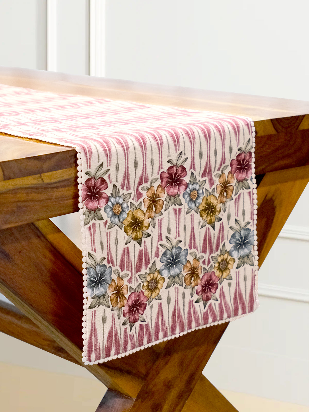 Palace Trellis Runner (Red)