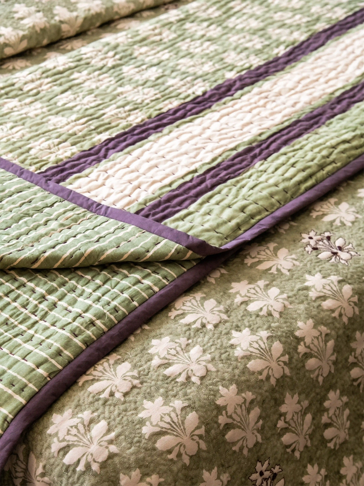 Mulberry Vine Quilt