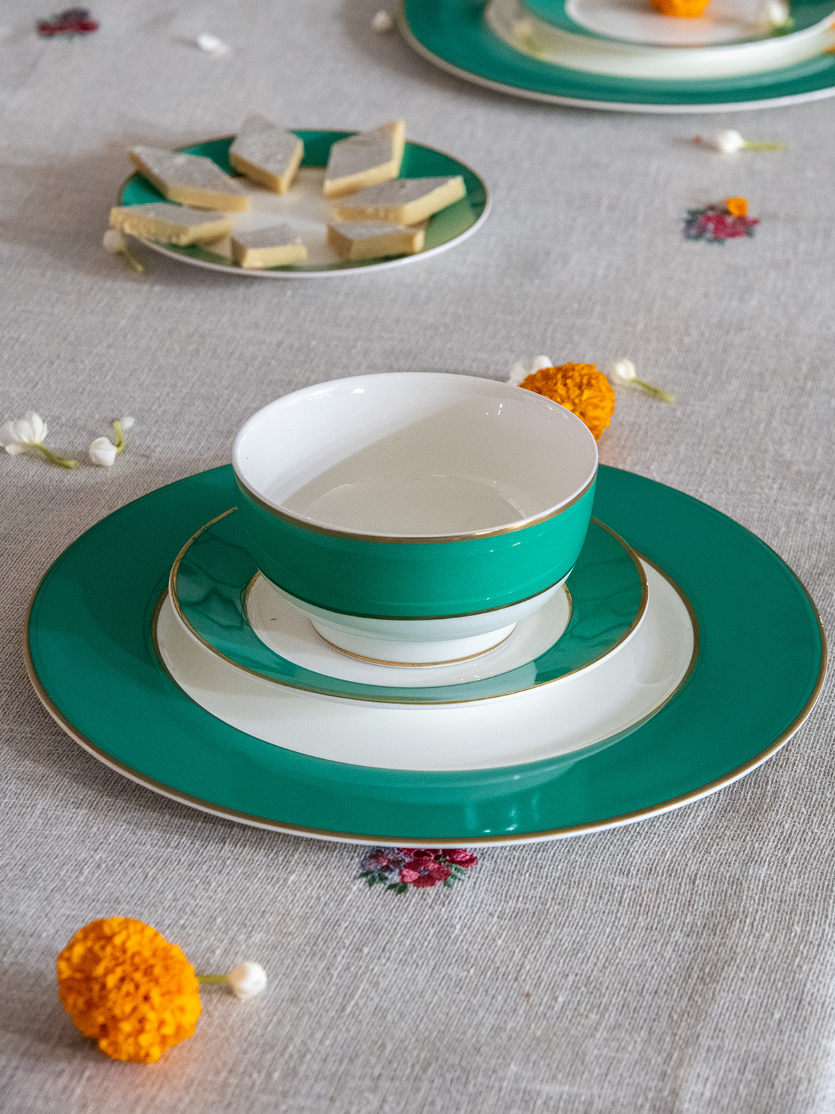 Chique Green Dinner Plates (Set of 2)