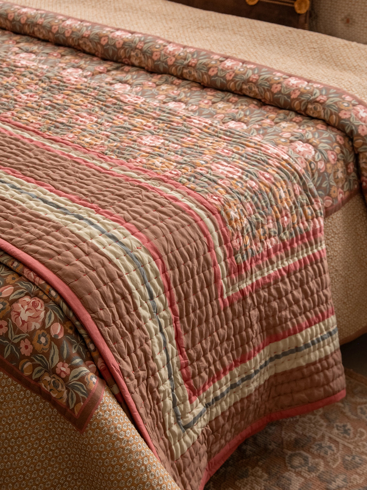 Jungle Bouquet Quilt (Mocha)