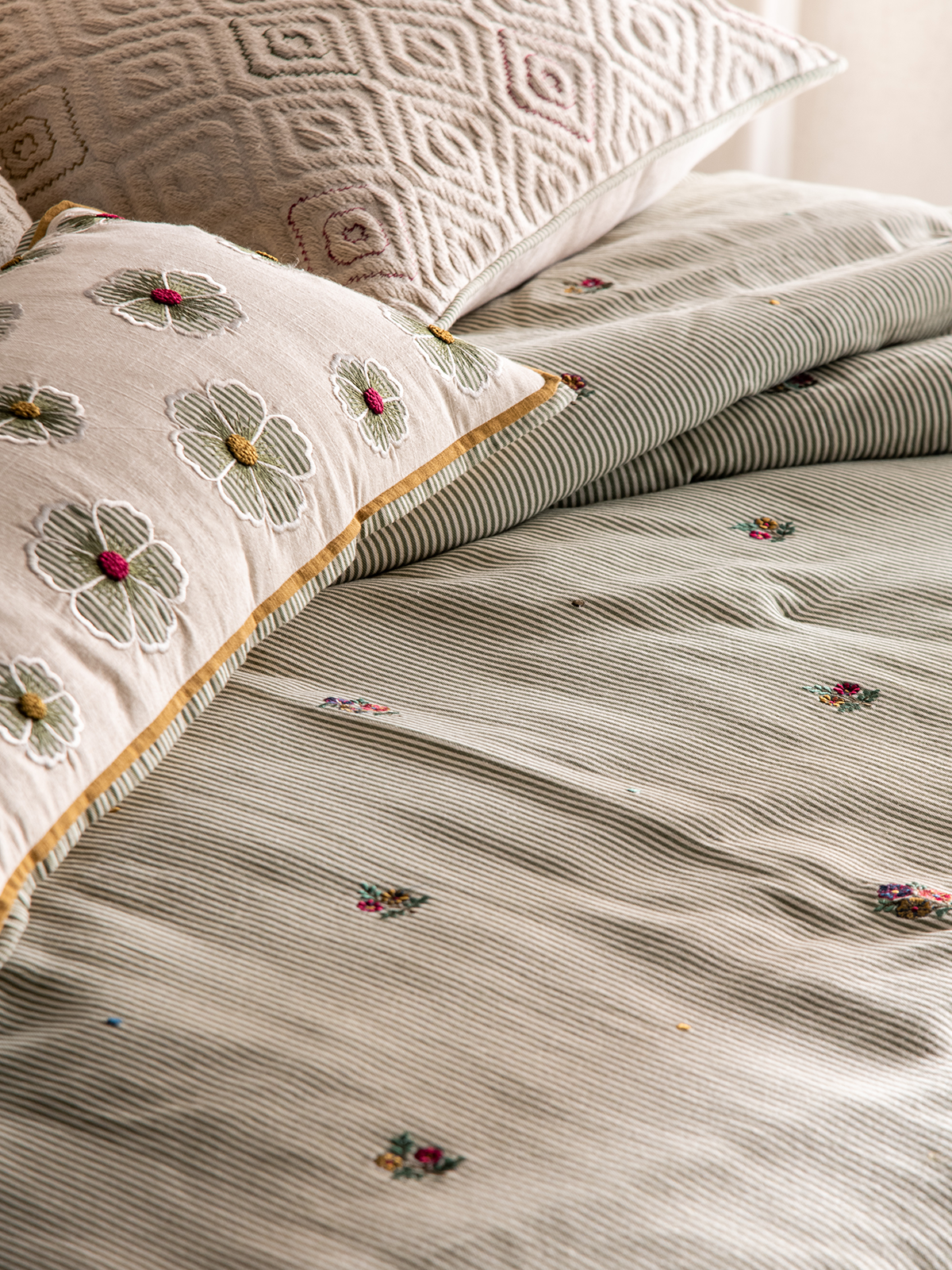 Daisy Dainty Bedcover