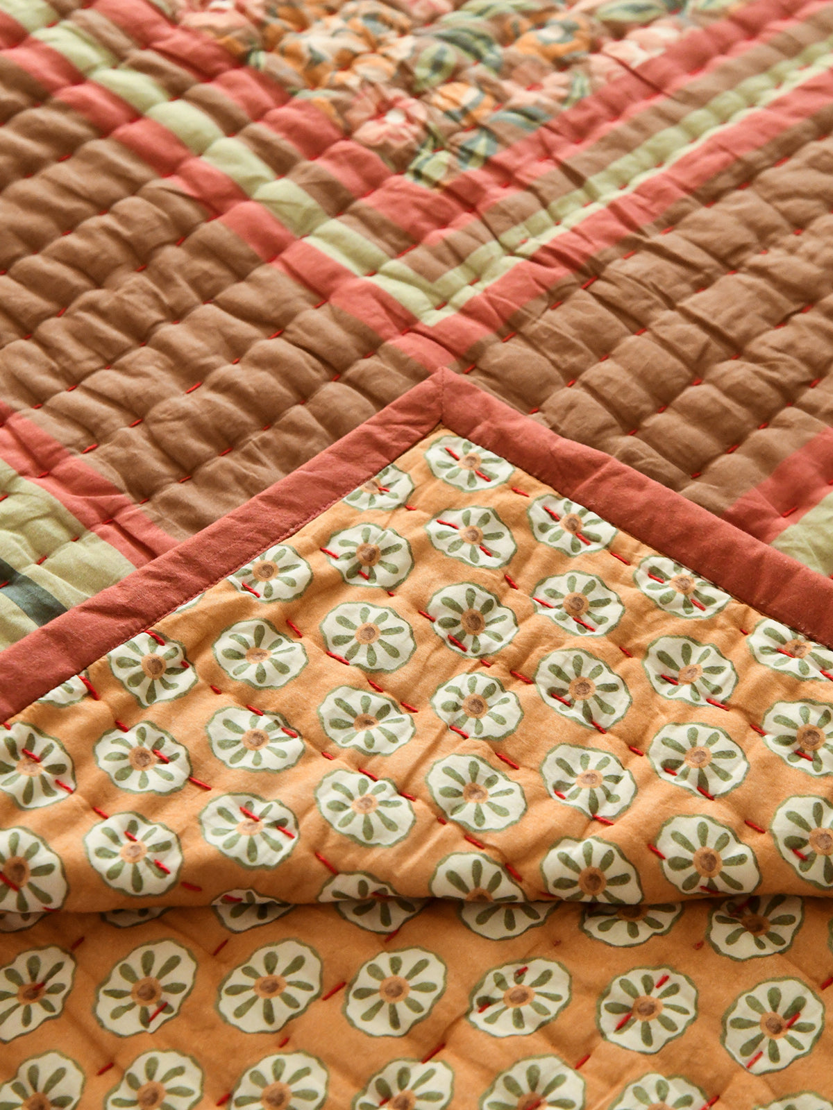 Jungle Bouquet Quilt (Mocha)