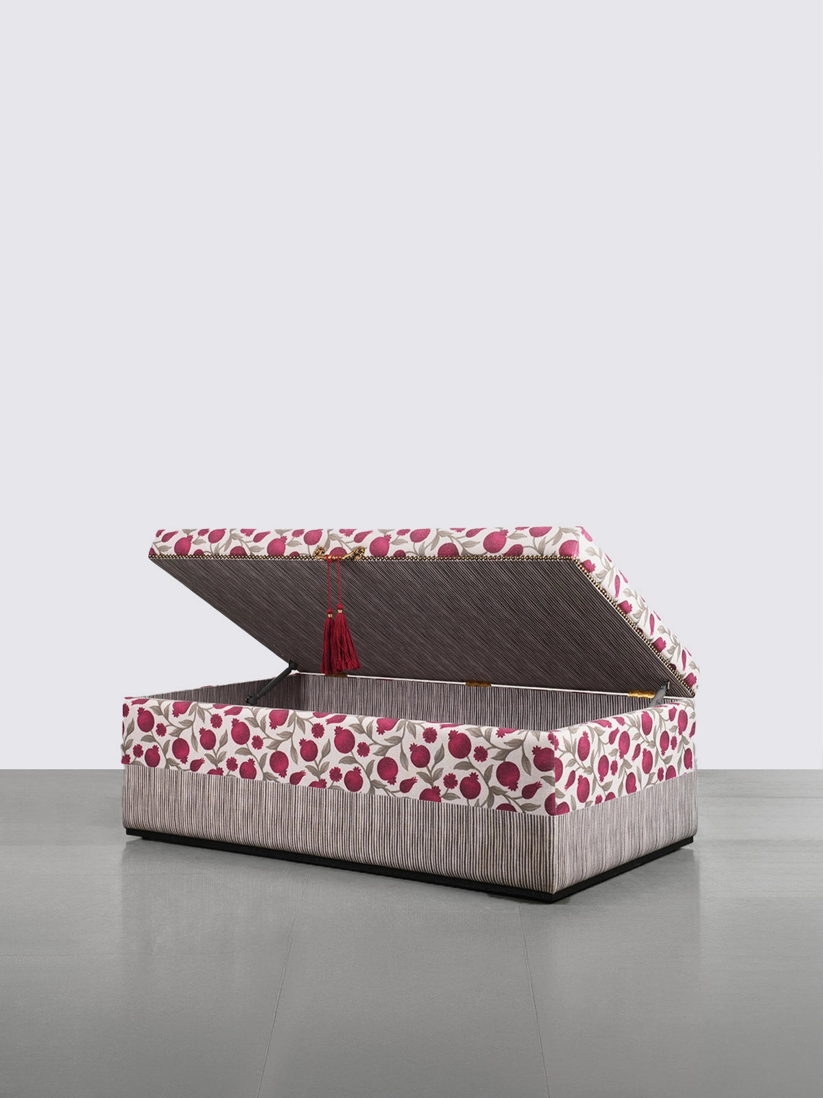 Alora Ottoman