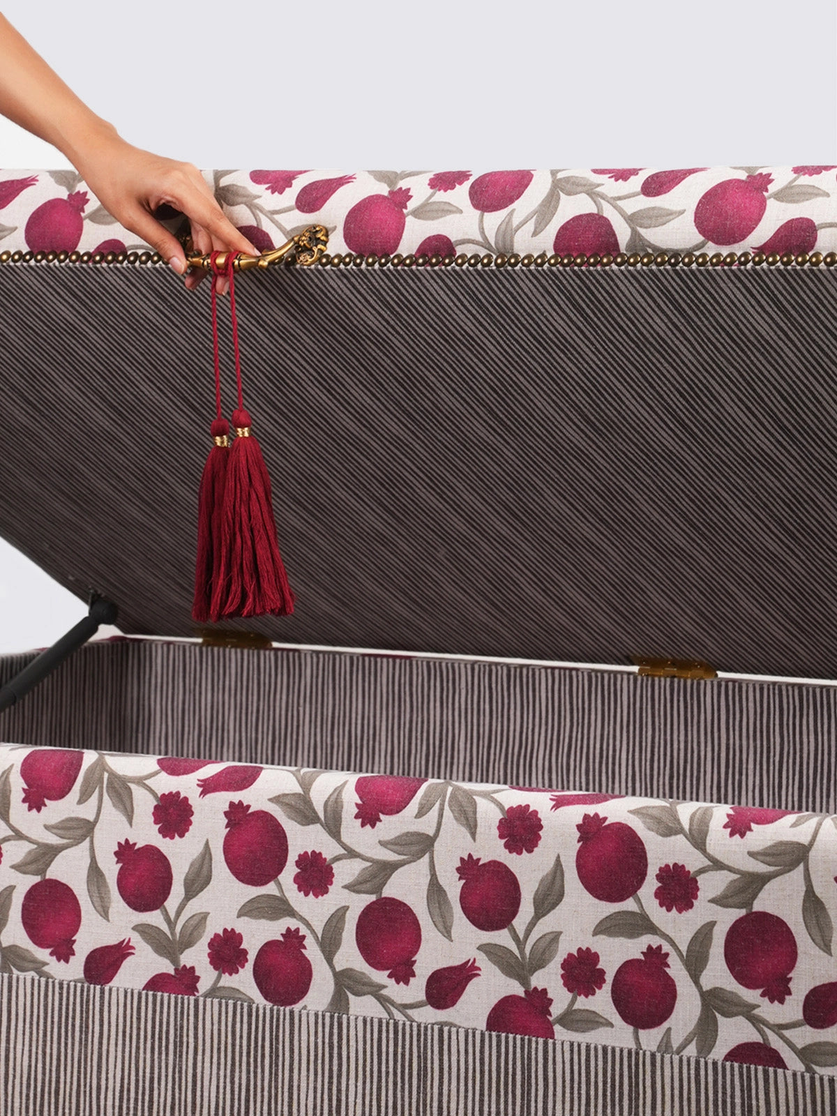 Alora Ottoman