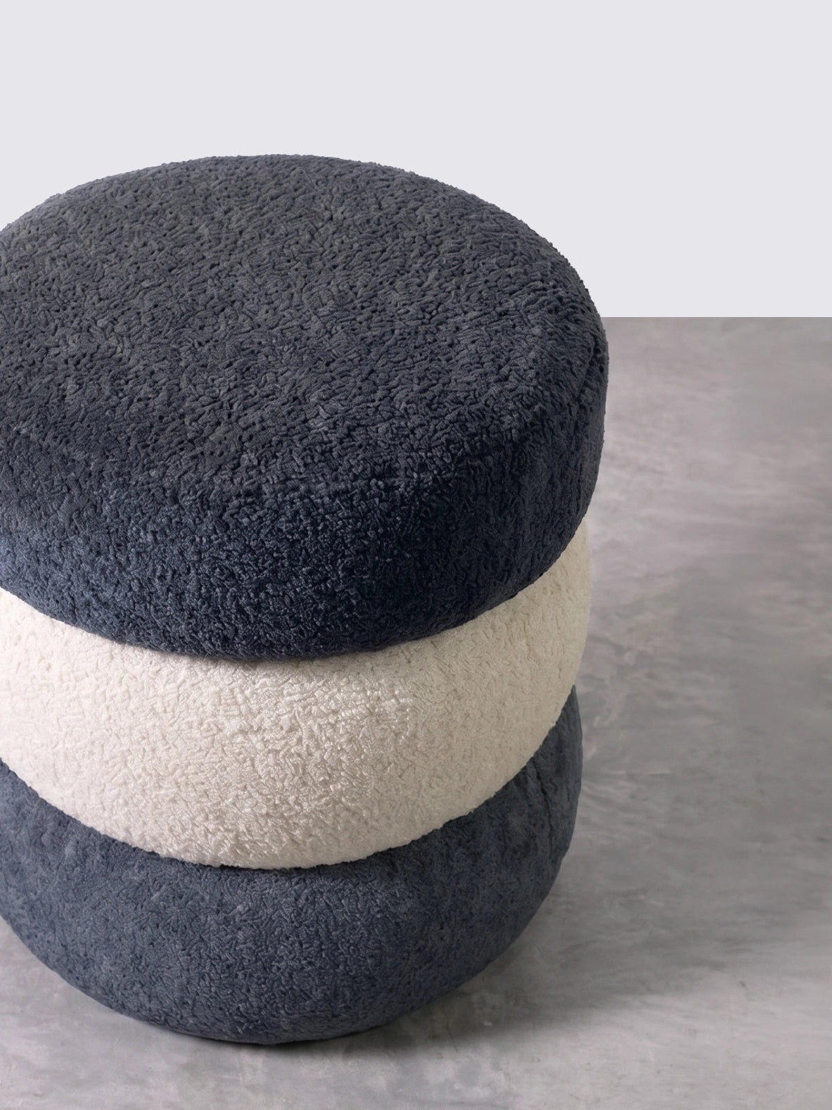 Coil Pouf