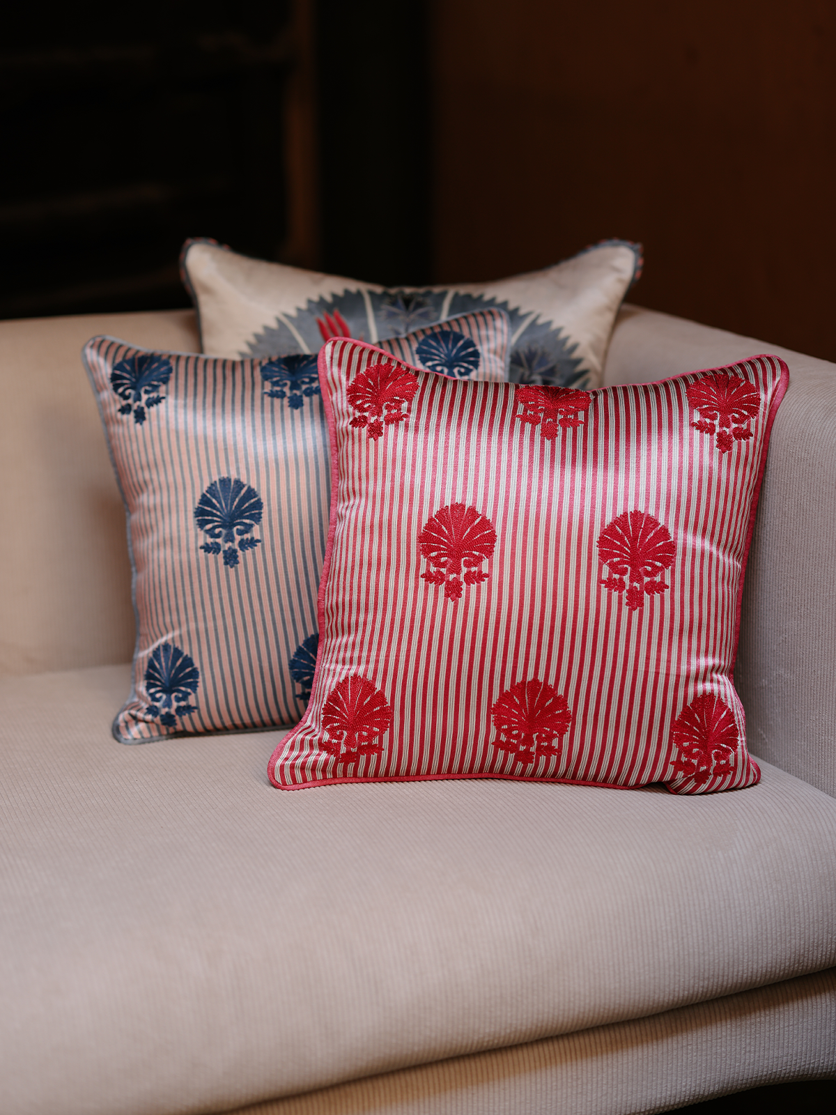 Striped Tulip Cushion Cover (Sapphire)