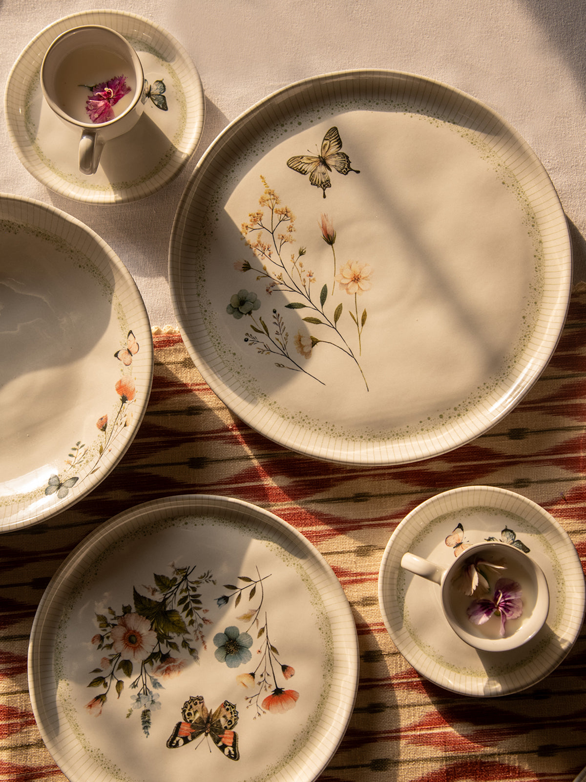 Plume Dessert Plate (Set of 2)