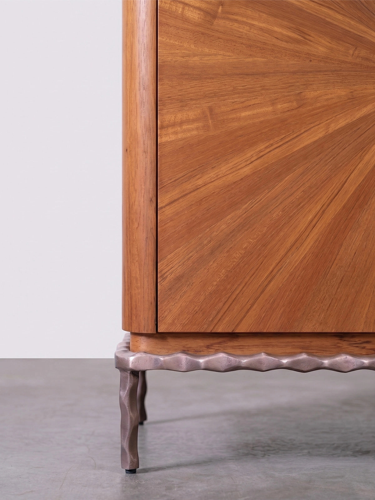 Ray Cabinet