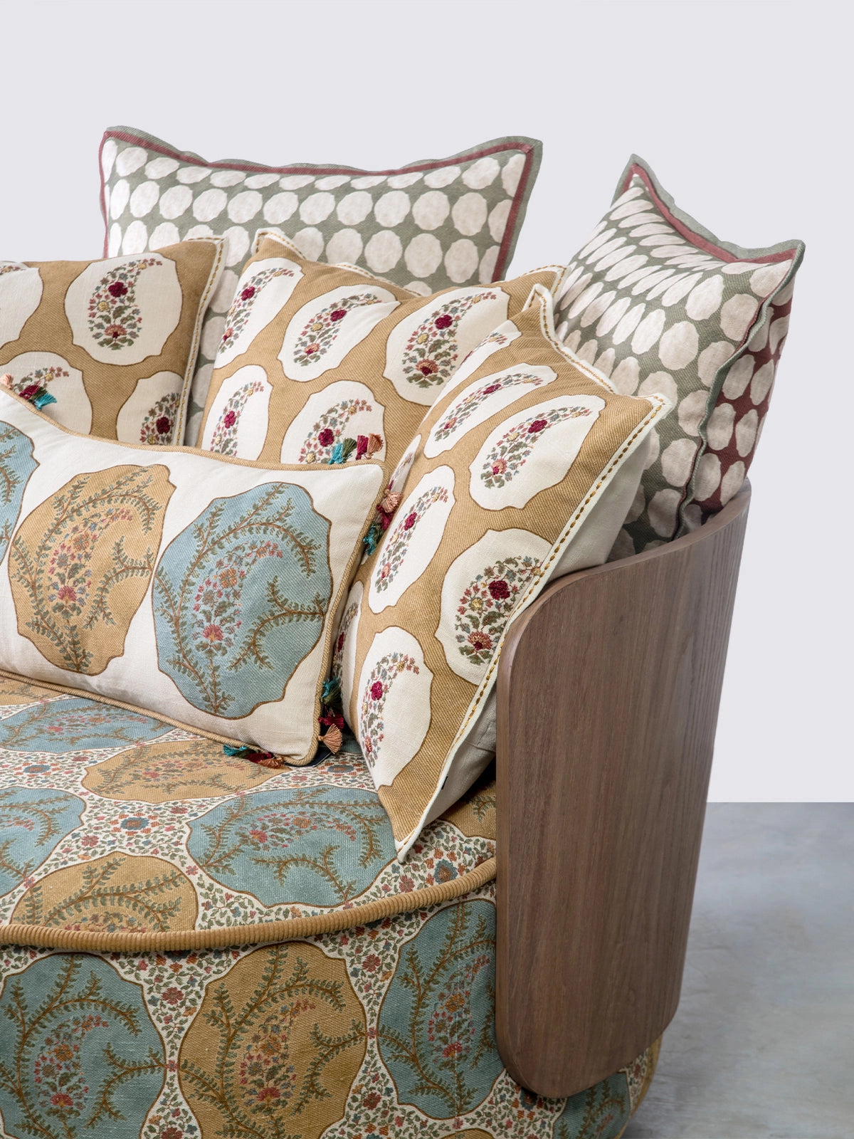 Sanctum Swivel Chair