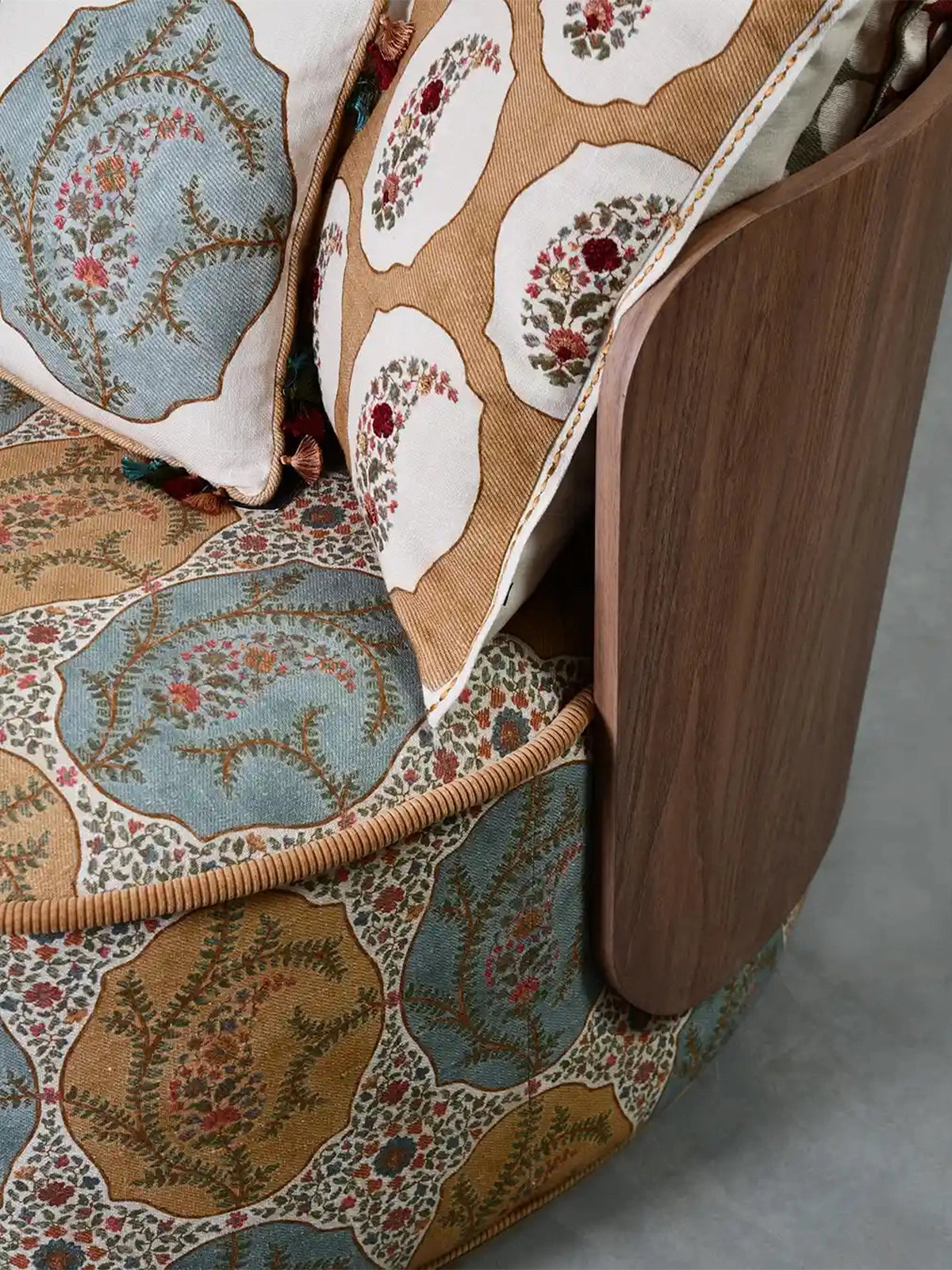 Sanctum Swivel Chair