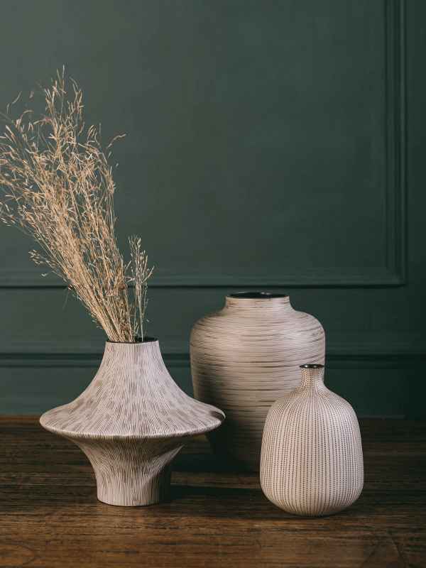Mount Vase-Sand-Medium