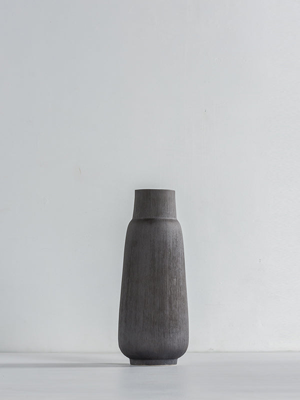 Indus Vase- Coal- Large
